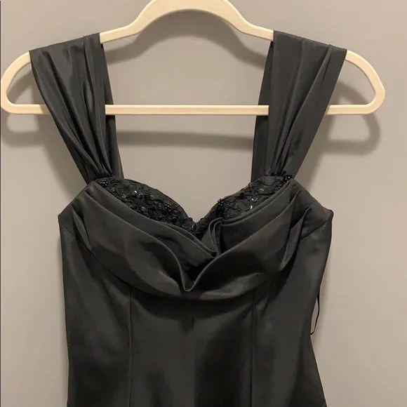 Cache Elegant Black Dress - Picture 5 of 7